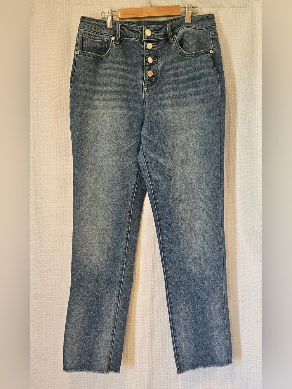 Maurices High Rise Jeans Raw Hem 10 Short Stretch Button Fly Med Wash